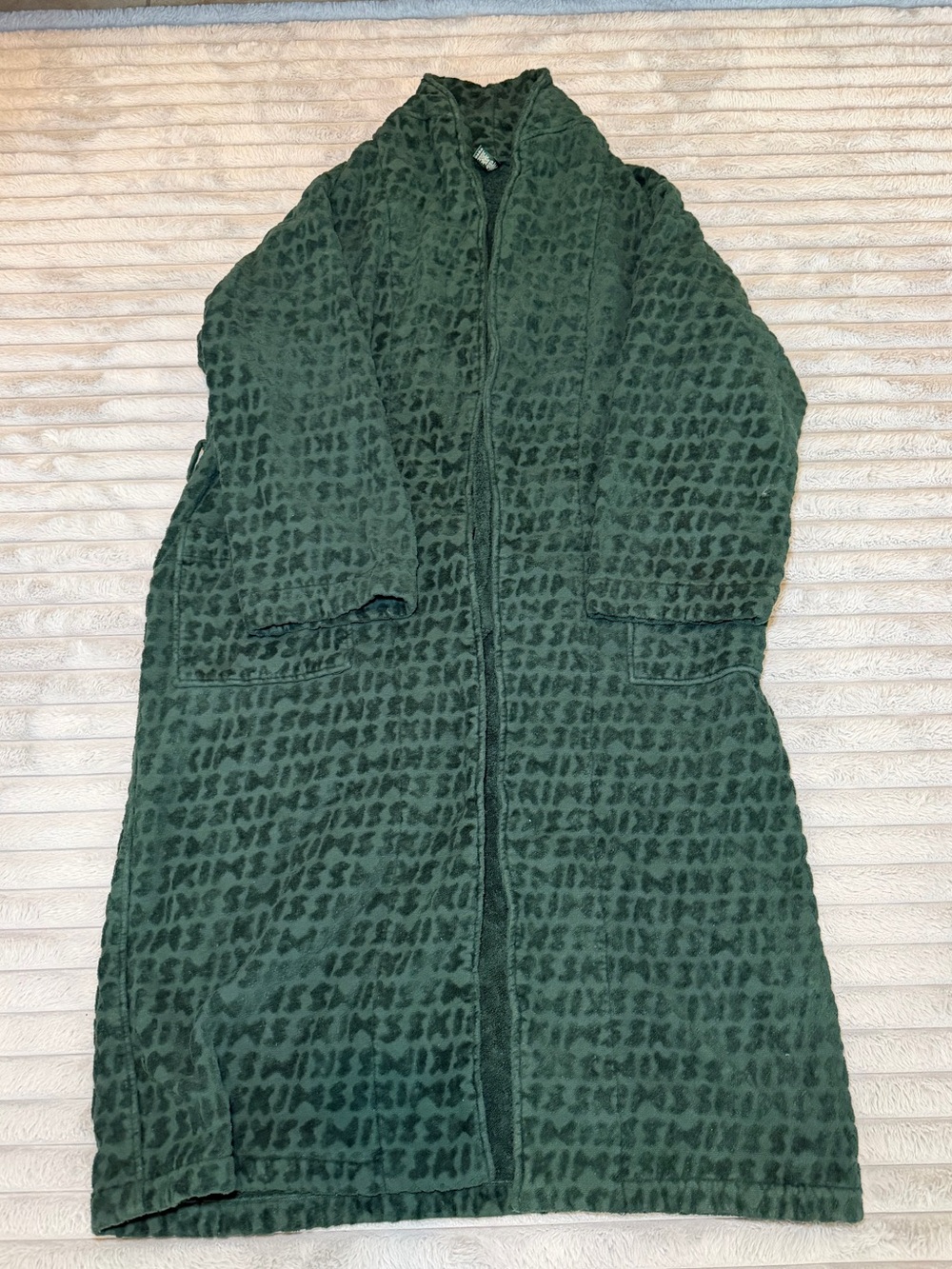 SKIMS Spa Terry Robe in Pine - Picture 5 of 7